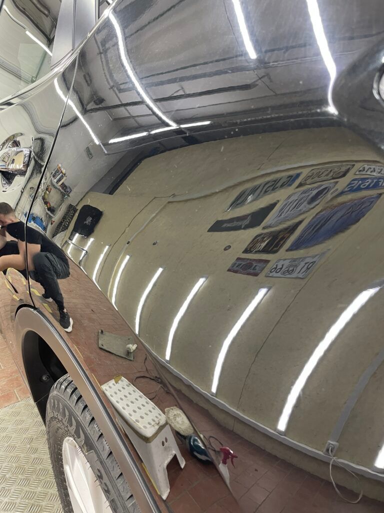Удаление вмятины на двери nissan