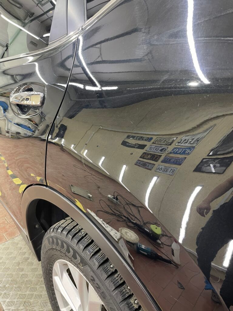 Удаление вмятины на двери nissan