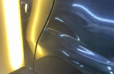 Удаление вмятины на двери nissan